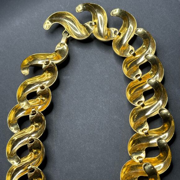 Vintage Chucky Swirl Chain Link Gold Tone Collar Necklace Mod Wide Unsigned - Picture 5 of 7